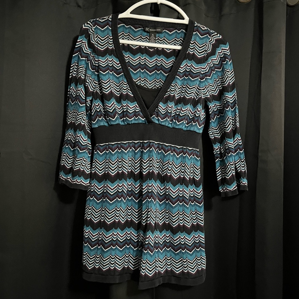 Sweater, 3/4 length sleeves, size XL